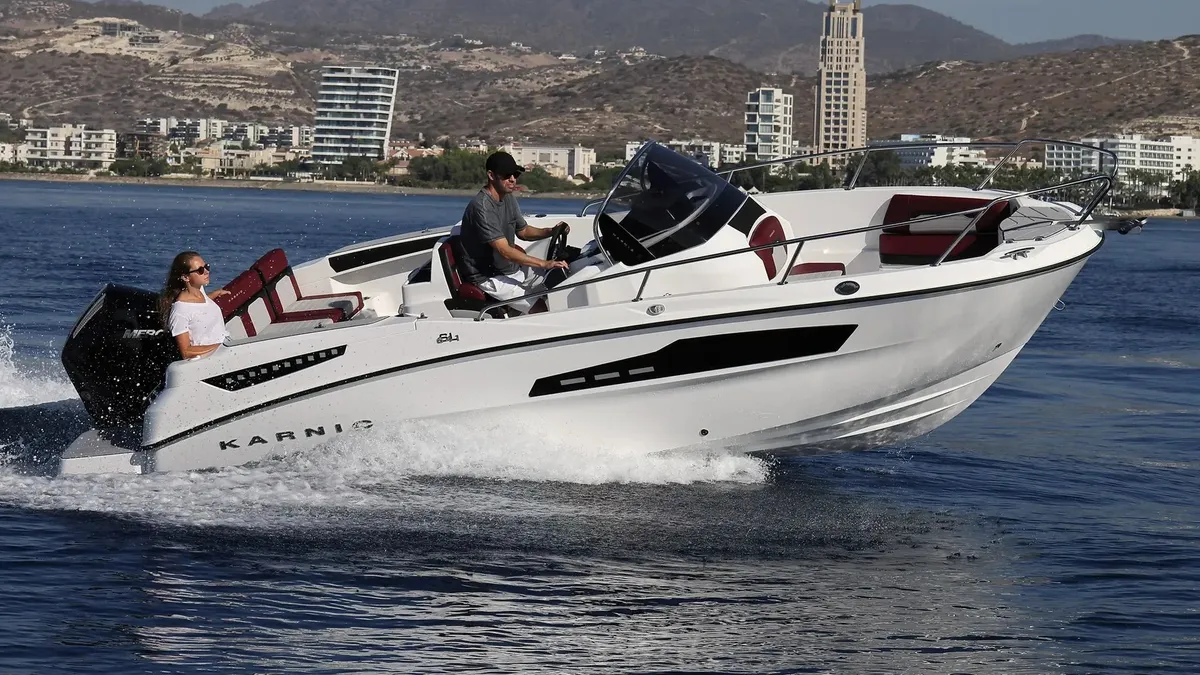 Karnic Boats SL641: Bootsfahrt auf dem Meer