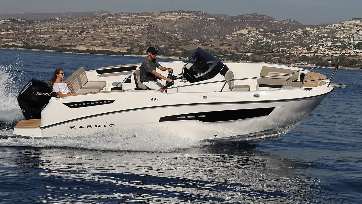 Karnic Boats SL691: Bootsfahrt auf dem Meer