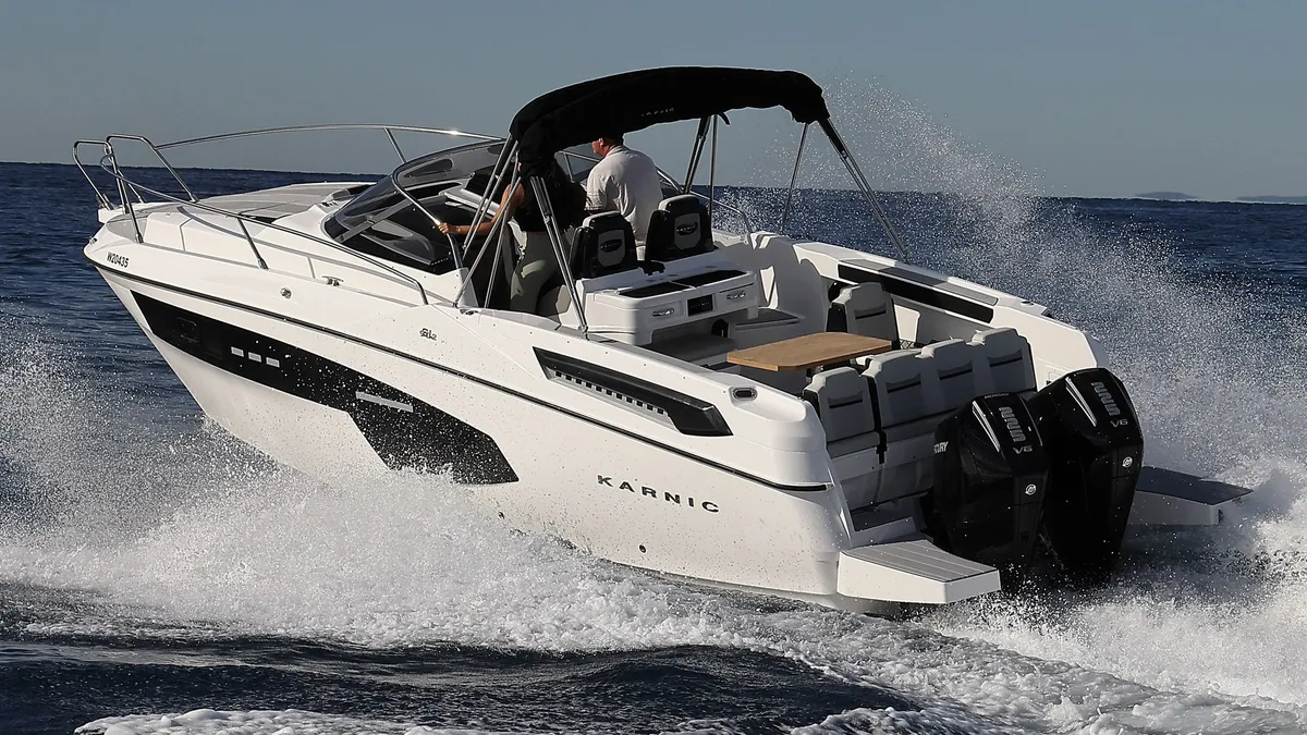 Karnic Boats SL902: Boat cruising at sea