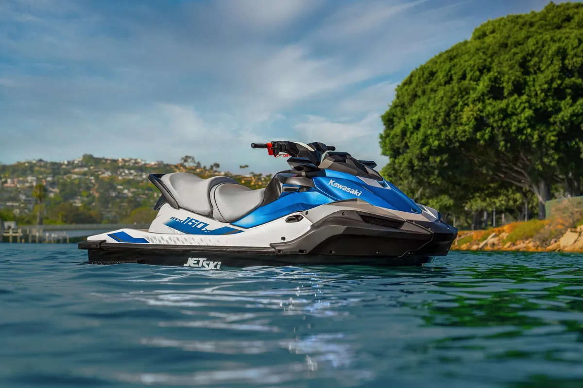 Kawasaki Jet Ski STX 160X: Jet ski floating on water