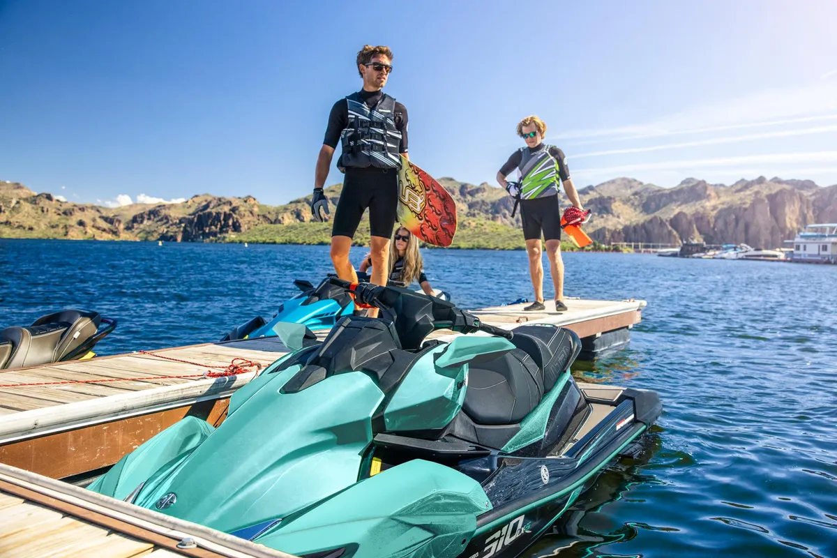 Kawasaki Jet Ski Ultra 310LX-S: Am Steg festgemachter Jetski