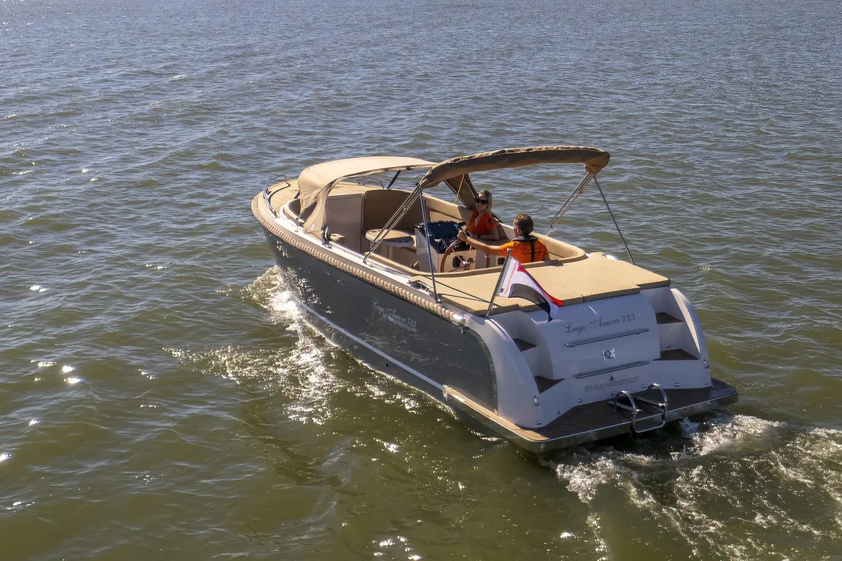 Lago Amore 733 Tender: Bootsfahrt auf dem Wasser