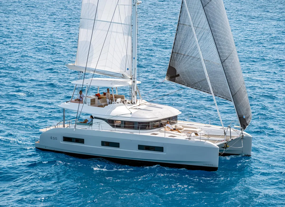 Lagoon 55 Millenium: Sailing catamaran at sea