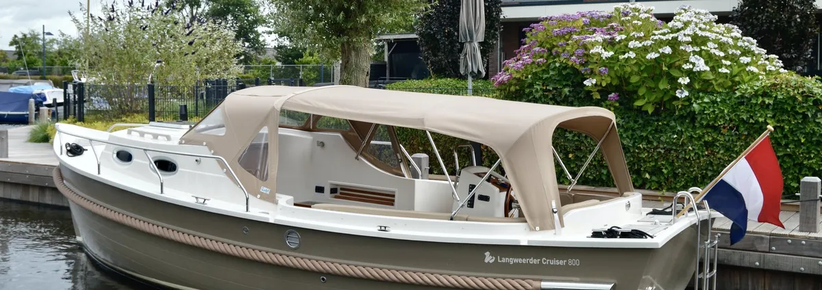 Langweerder Sloep Cruiser 800: Boat moored at the quay