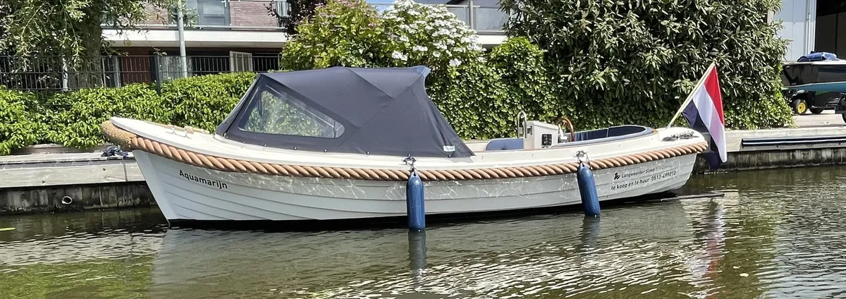 Langweerder Sloep 5.90 Classic: Sloop moored at the quay