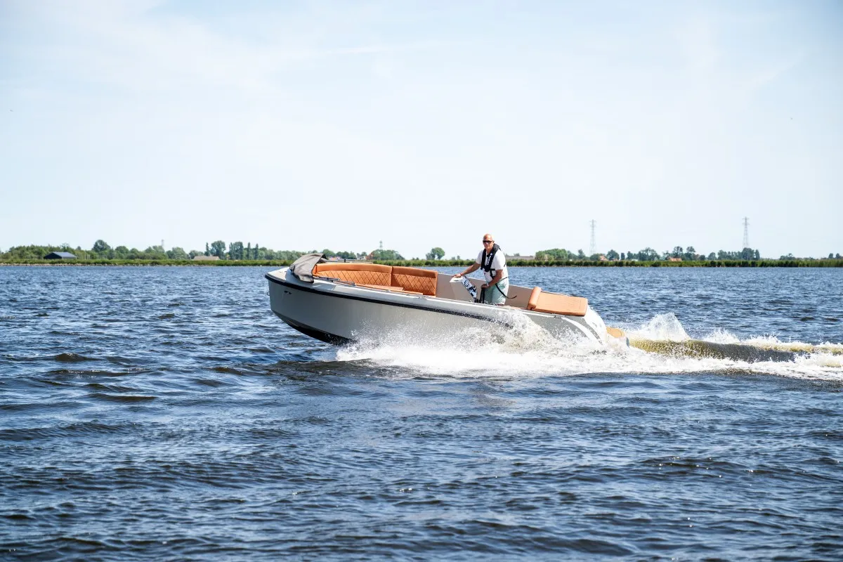 Lifestyle 625 Tender: Bootsfahrt auf dem Wasser