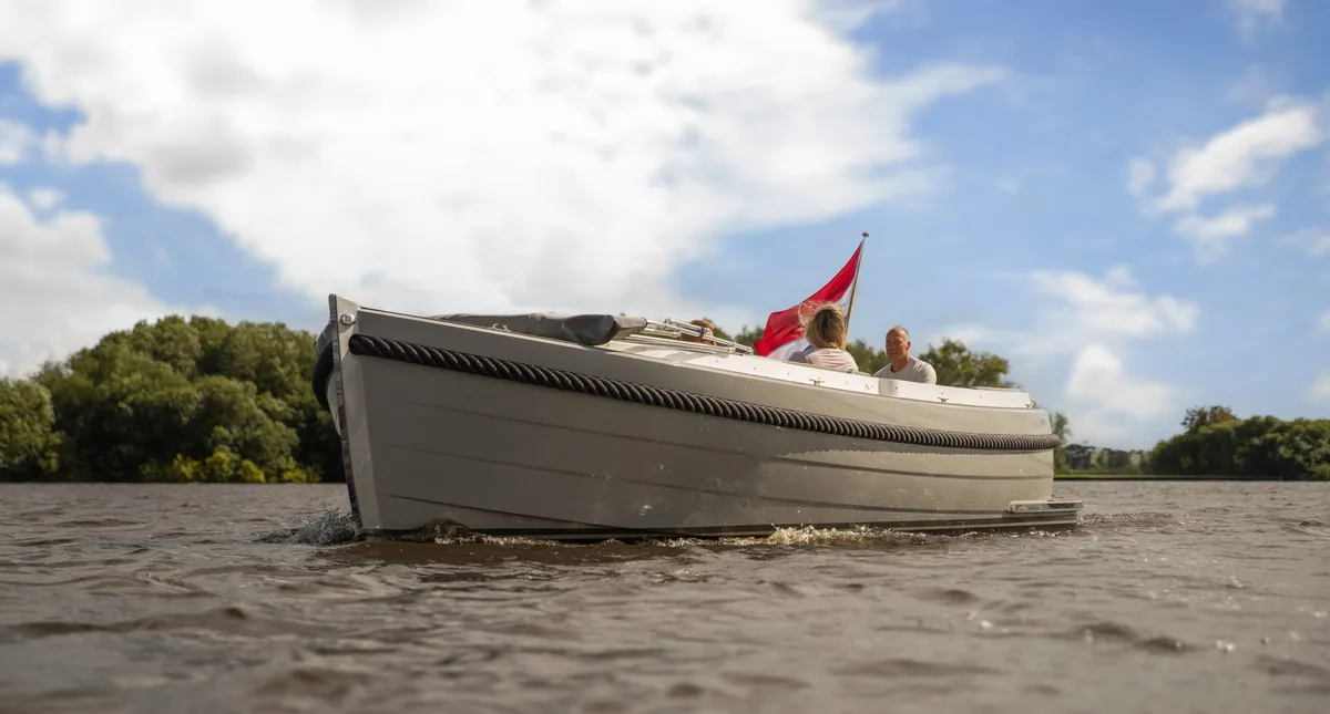 Maril 7NXT: Bootsfahrt auf dem Wasser