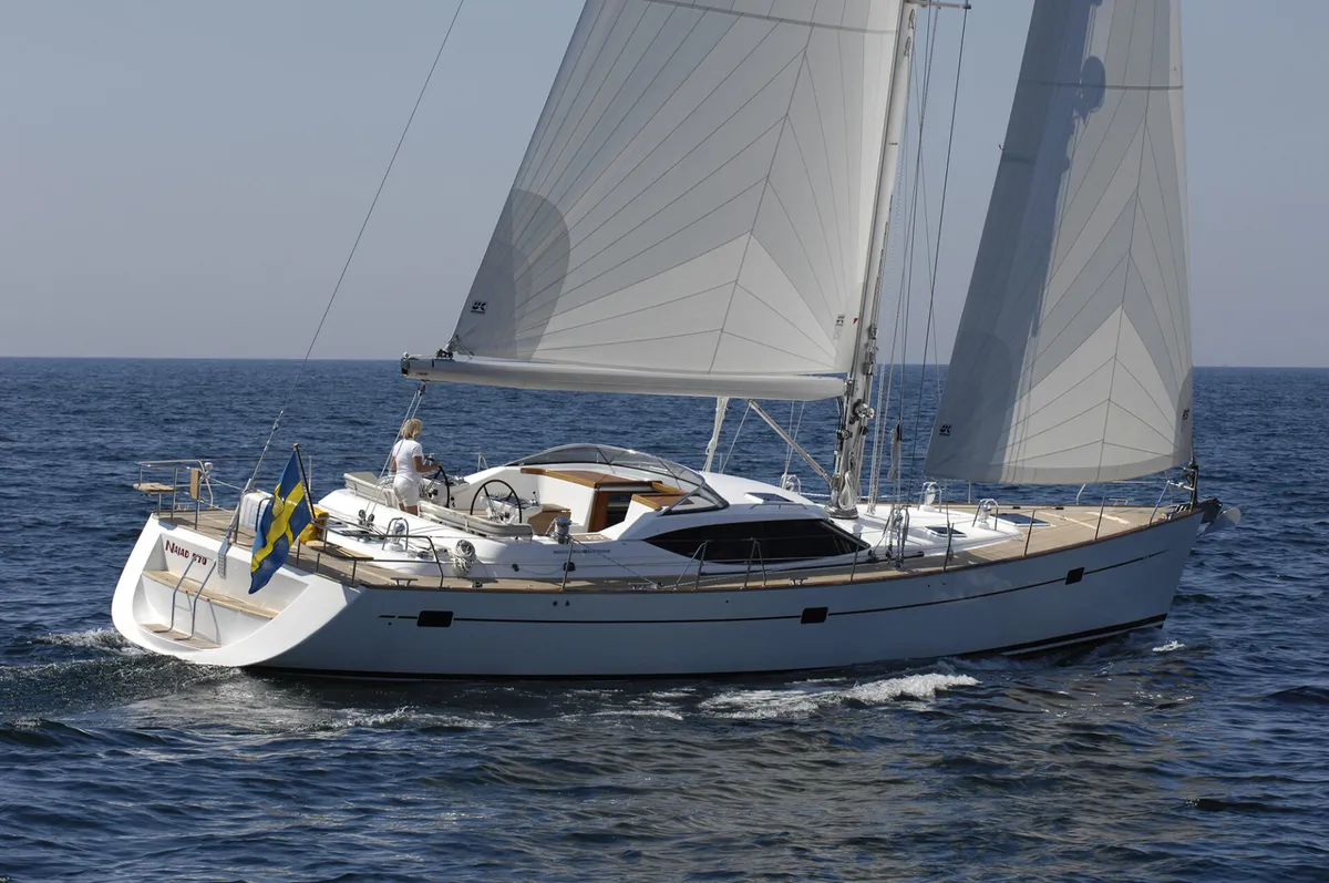 Najad N570 CC: Sailing boat at sea