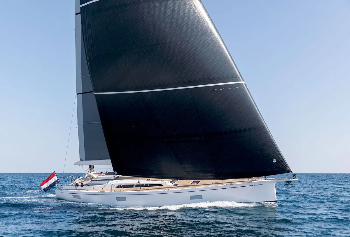 Nautor Swan Swan 65: Voilier à voile noire