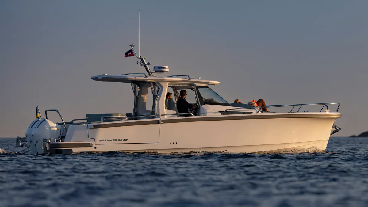 Nimbus Boats Sport Tender 35: Boat cruising at sea