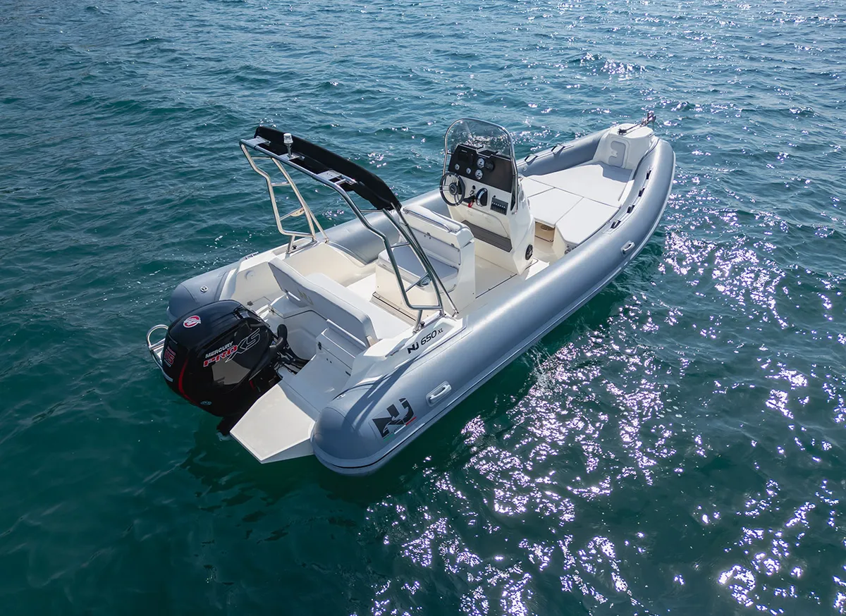 Nuova Jolly Marine NJ 650 XL: RIB at sea