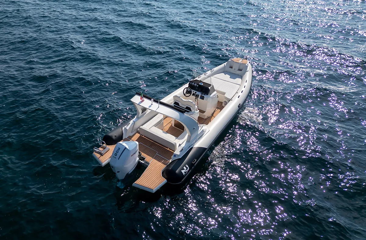 Nuova Jolly Marine Prince 27 Exclusive: Eine Fahrt mit dem Schlauchboot auf dem Meer