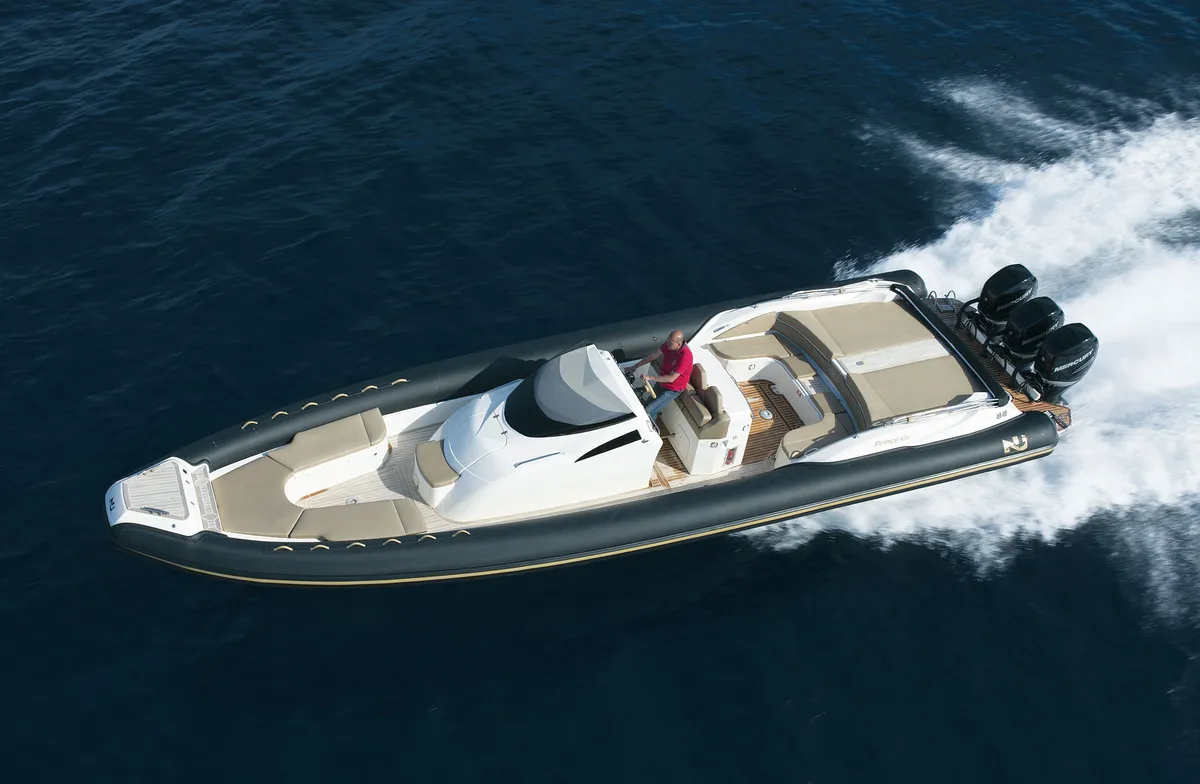 Nuova Jolly Marine Prince 43 Luxury Cabin: RIB boat cruising at sea
