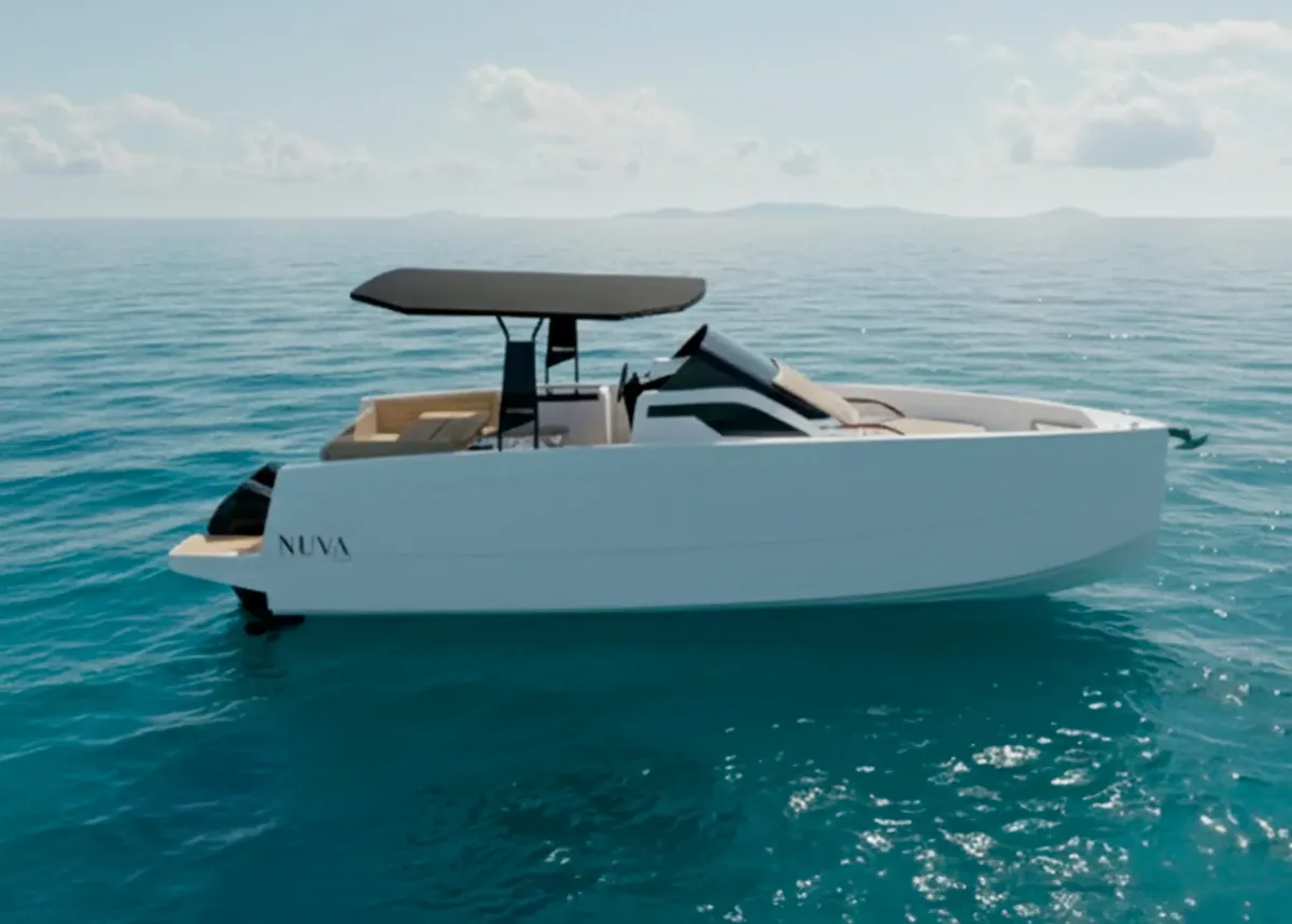 NUVA Yachts M9 Air: White boat floating at sea