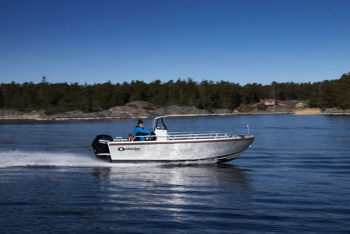 Ockelbo B18AL: Bootsfahrt auf dem Wasser