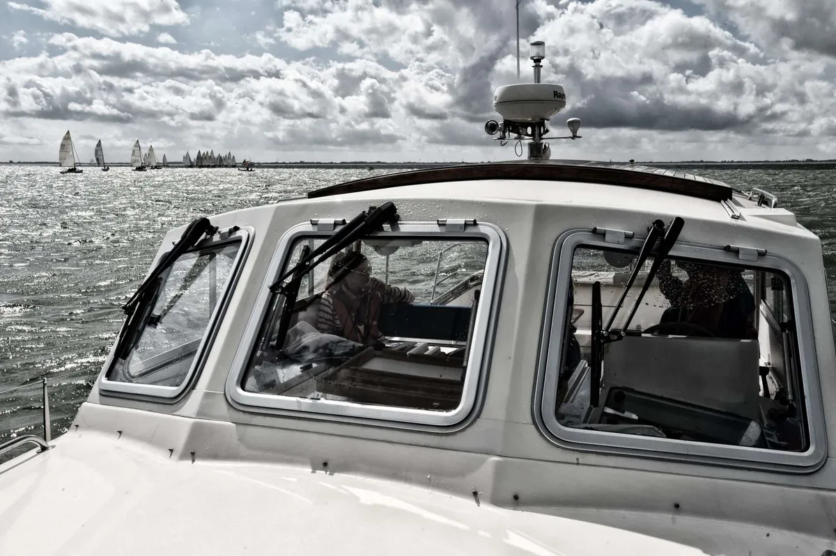 ONJ Motorboten Patrol 1020 Hardtop: Steuerhaus mit Meerblick
