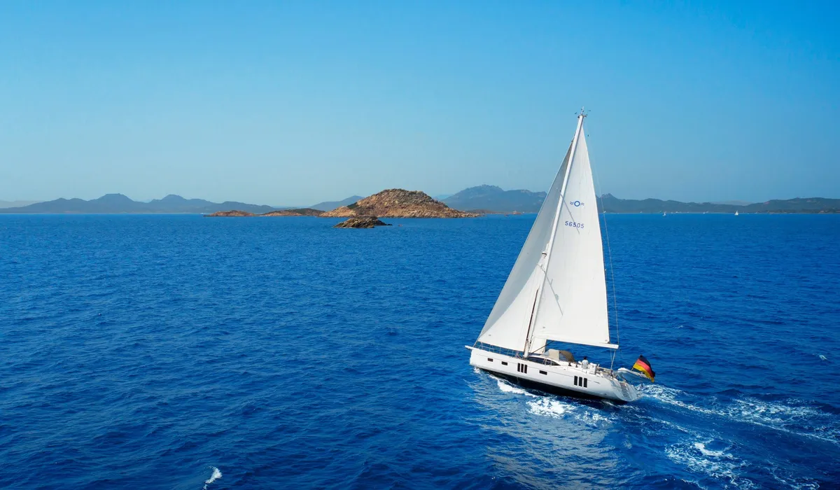 Oyster Yachts 565 Series II: Segelboot auf dem Meer