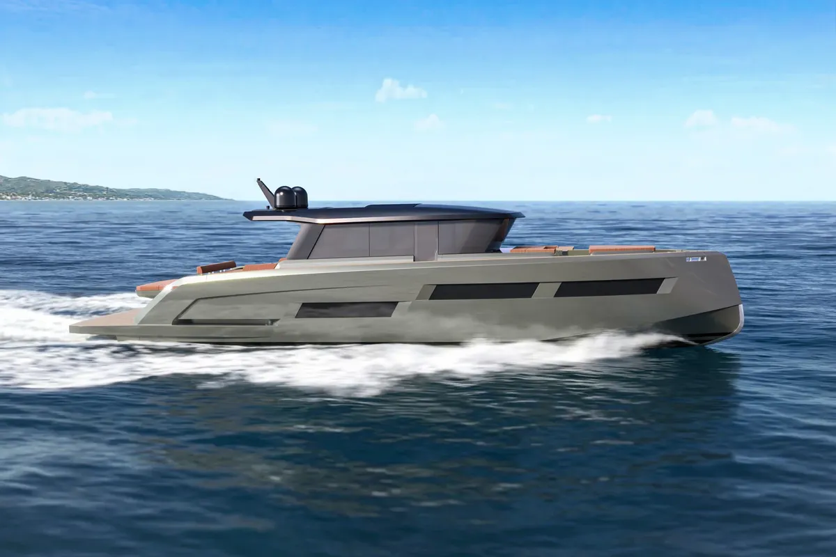 Pardo Yachts GT65: Yacht cruising at sea