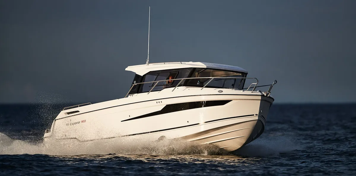 Parker Poland 920 MAX: Bootsfahrt auf dem Meer