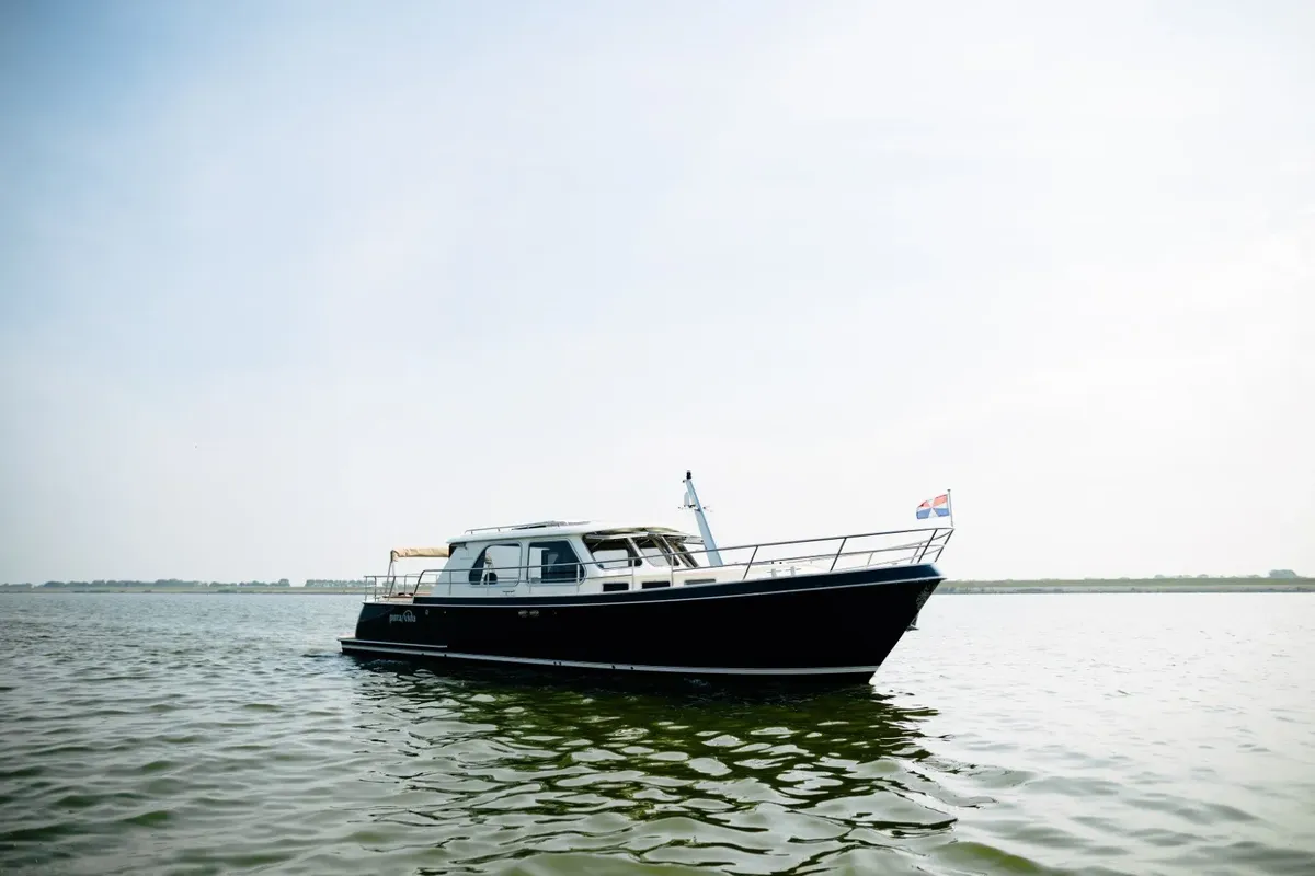 Pikmeerkruiser 44' Open Cockpit: Bootsfahrt auf dem Wasser