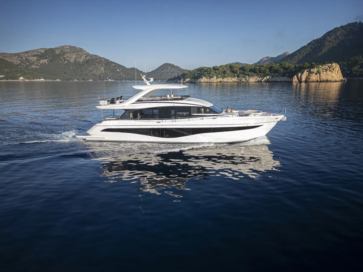 Princess Y80: Yacht cruising between mountains
