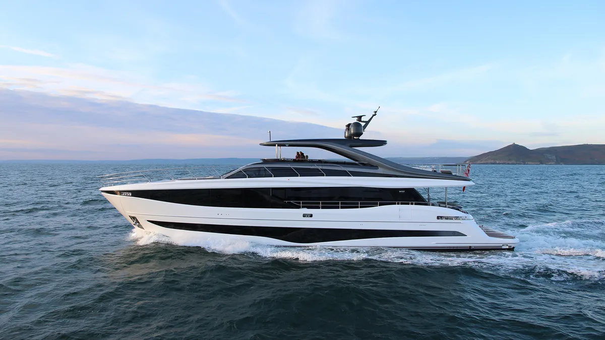 Princess Y95: Yachtfahrt auf dem Meer