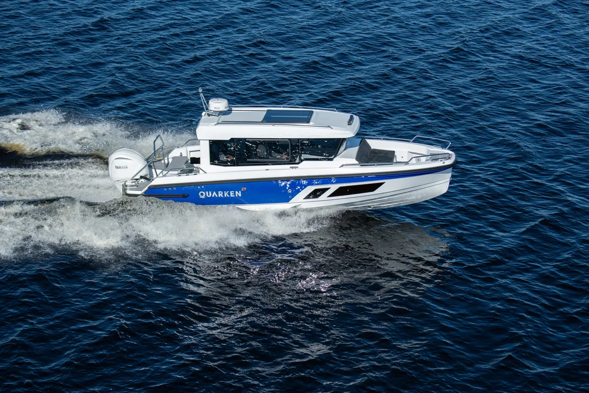 Quarken Boats 27 Cabin: Bootsfahrt auf dem Meer