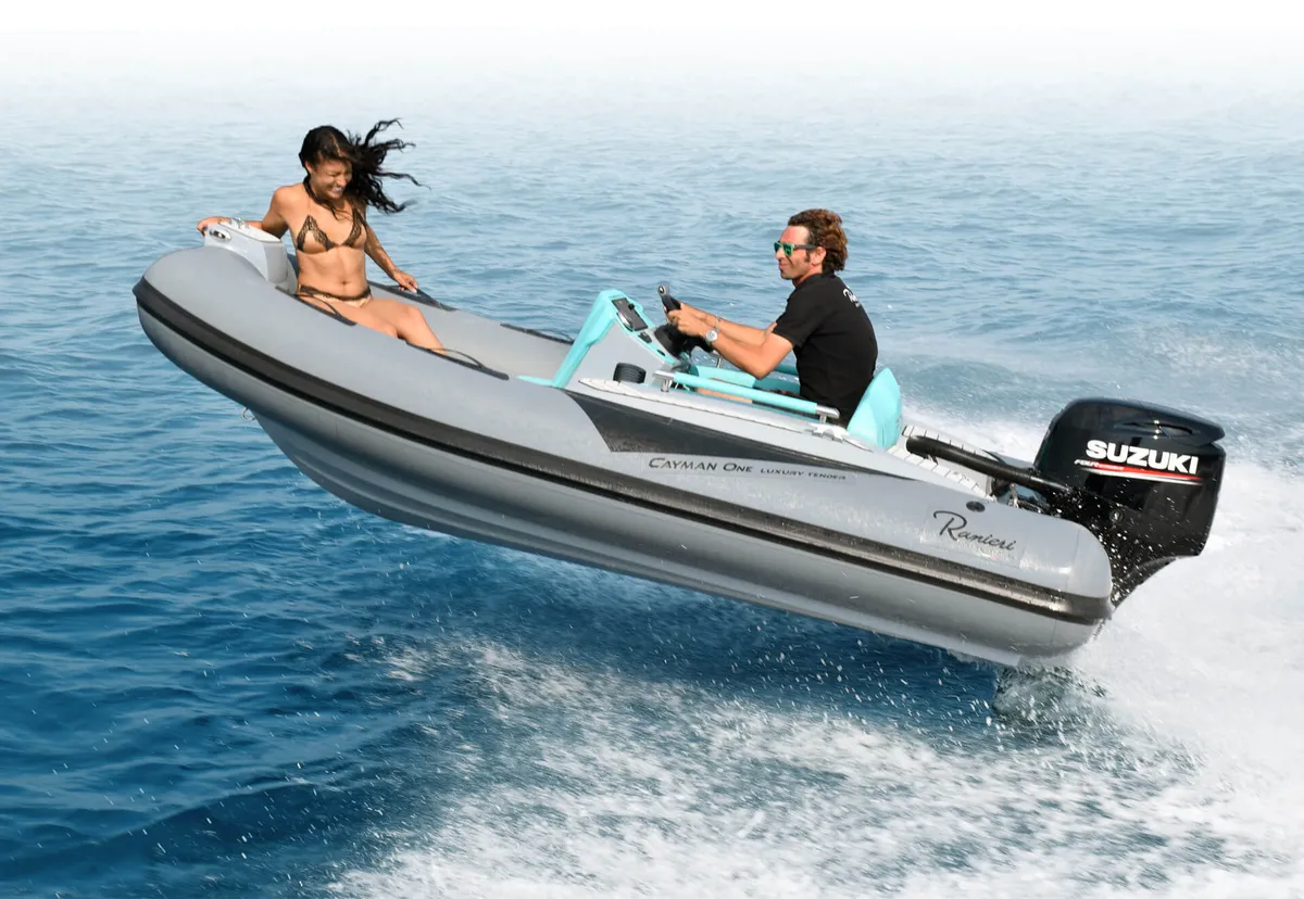 Ranieri International Cayman One Luxury Tender: Speedboat skimming over the waves
