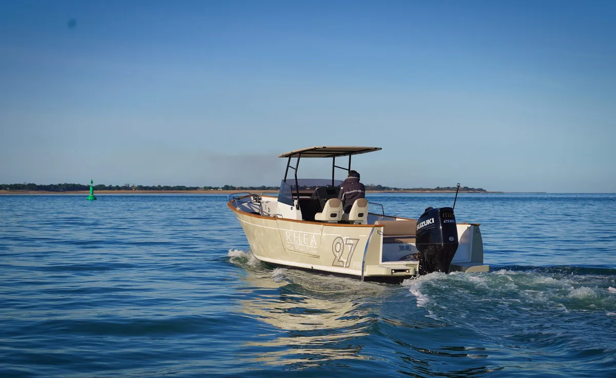 Rhea Marine 27 Open: Bootsfahrt auf dem Meer