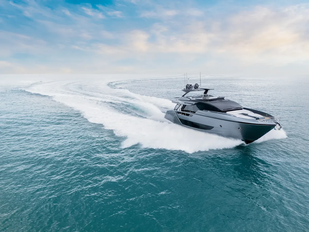 Riva 82' Diva: Yacht cruising at sea