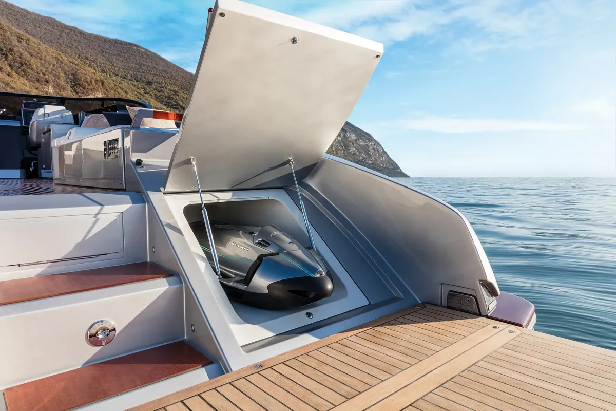 Riva Dolceriva: Seabob storage on deck