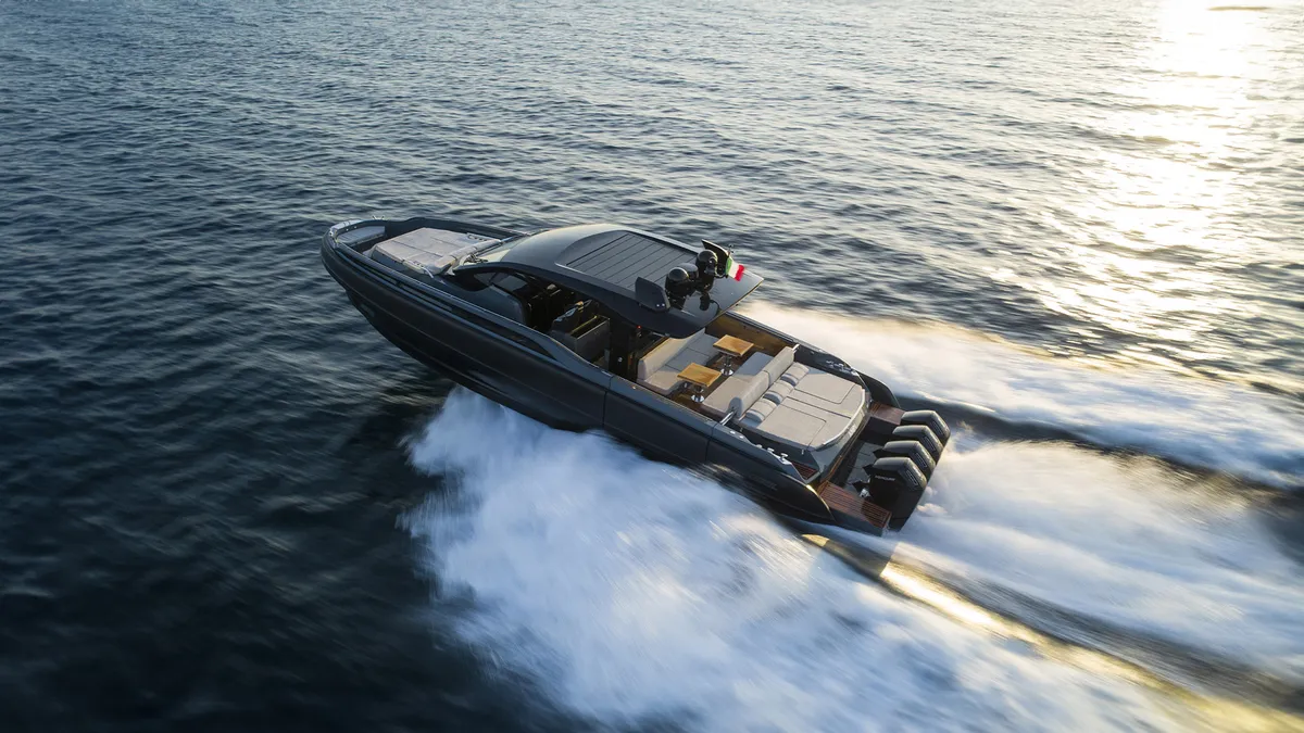 Sacs Marine Rebel 55: Bootsfahrt auf dem Meer