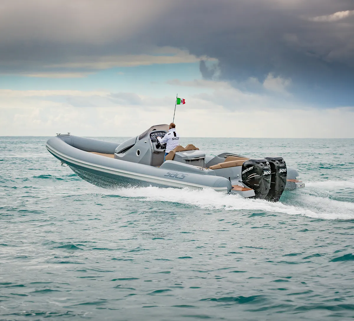 Sacs Marine Strider 10: Eine Fahrt mit dem Schlauchboot auf dem Meer