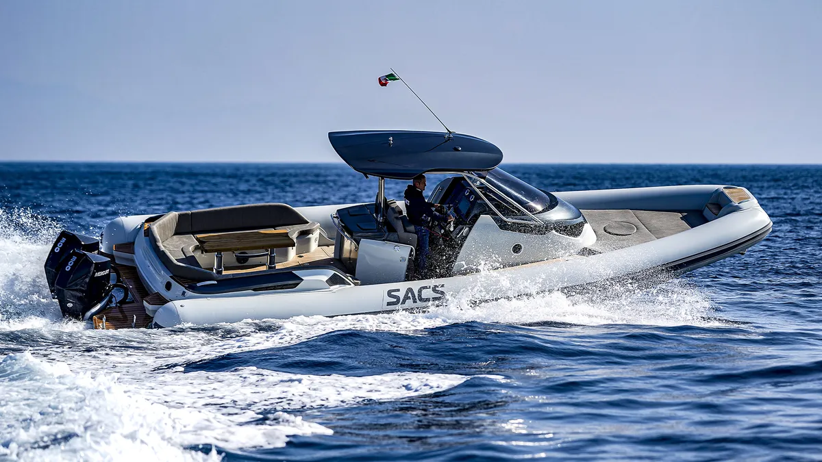 Sacs Marine Strider 11: Ausfahrt mit einem RIB-Boot auf dem Meer