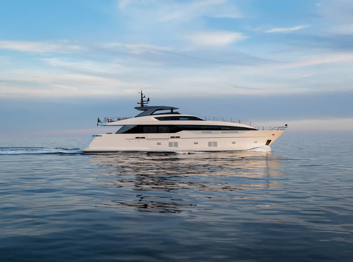 Sanlorenzo SL110A: Yacht cruising at sea