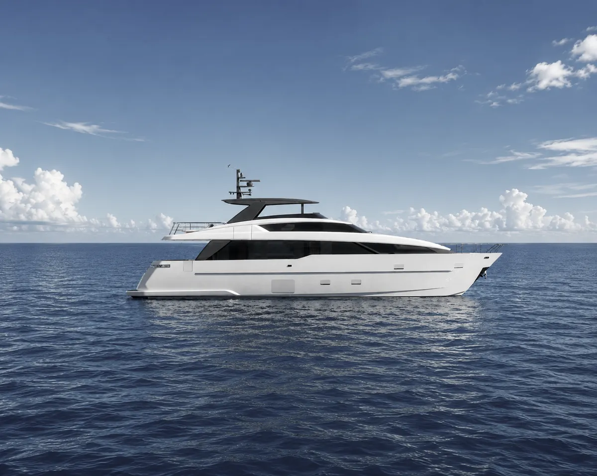 Sanlorenzo SL80A: White yacht at sea