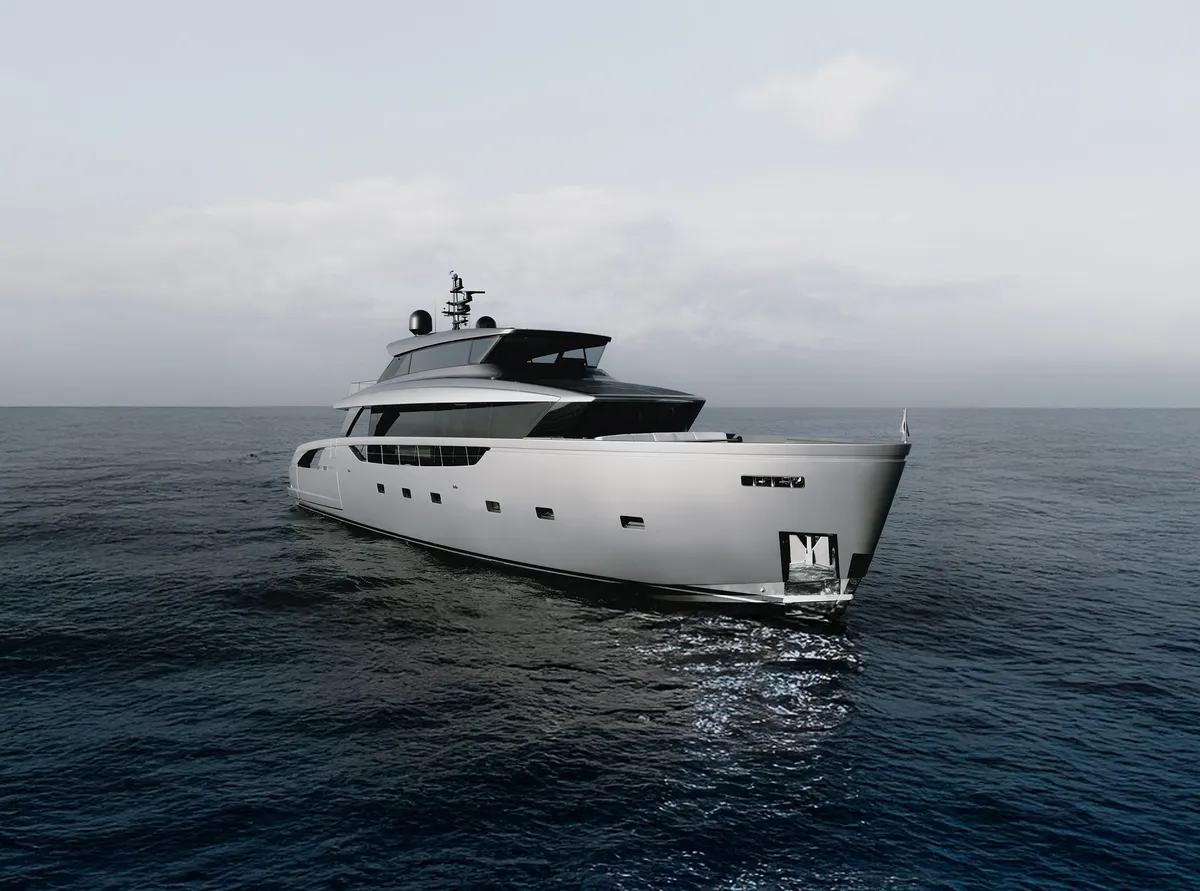 Sanlorenzo SX100: Luxury yacht at sea