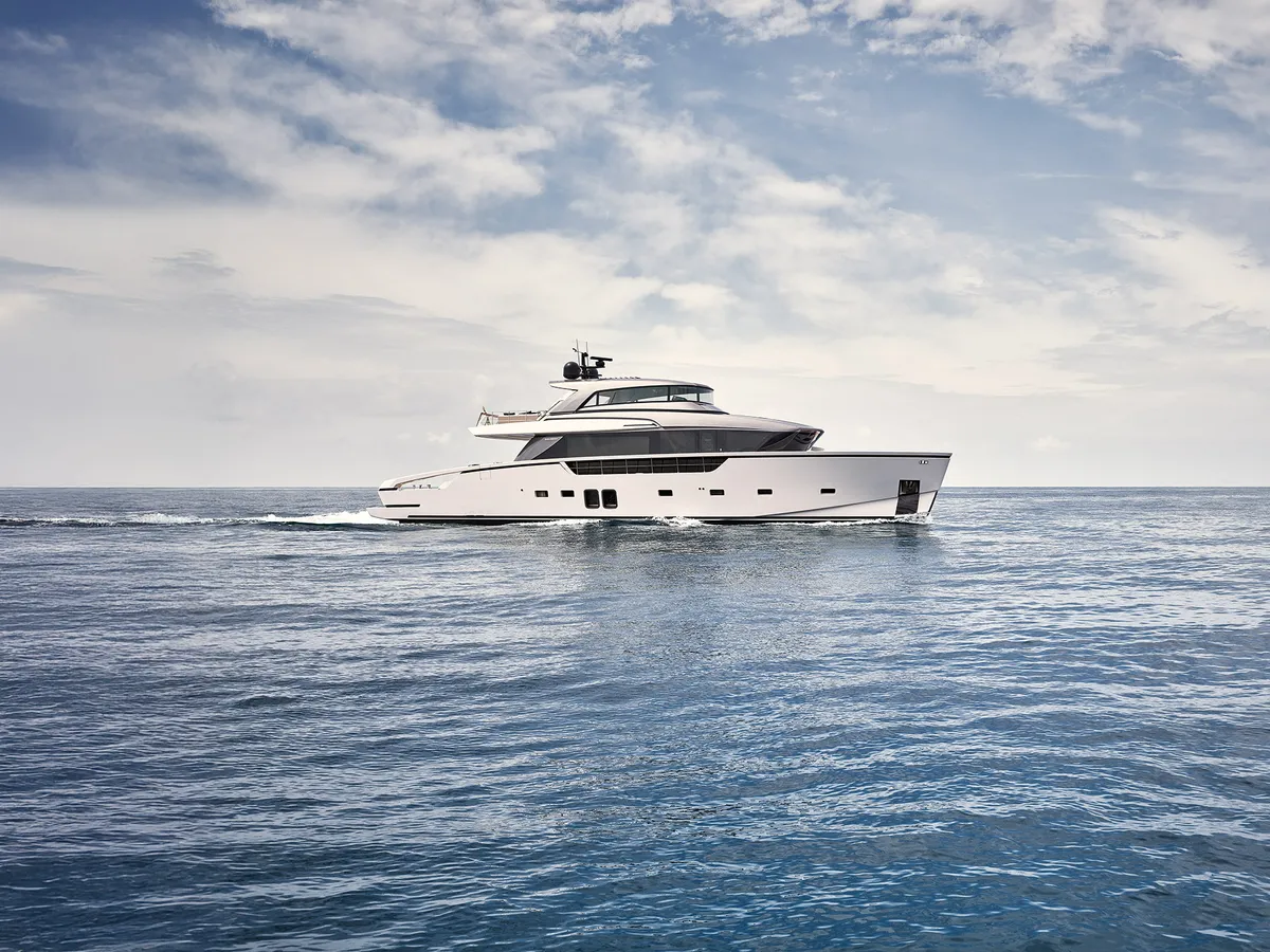 Sanlorenzo SX88: Yachtfahrt auf dem Meer