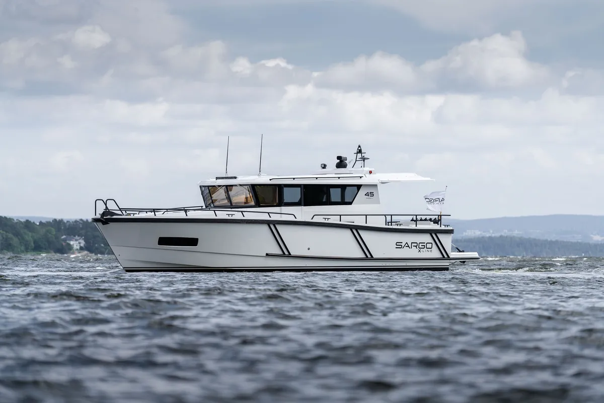 Sargo Boats 45: Bootsfahrt auf dem Meer