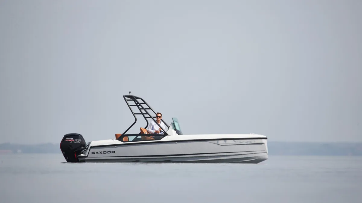 Saxdor Yachts 200: Boat cruising on calm water