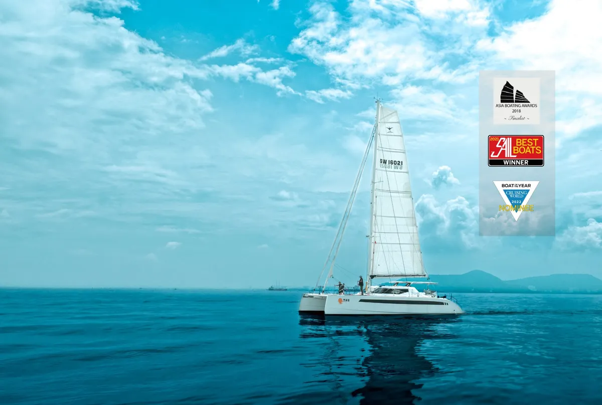 Seawind Catamarans 1600: Sailing boat at sea
