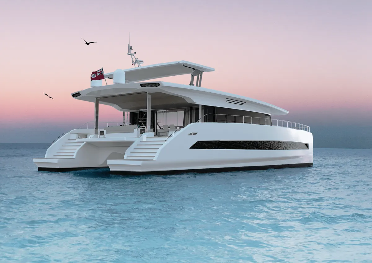Silent Yachts Silent 80 2-Deck (Flybridge): Au mouillage au crépuscule