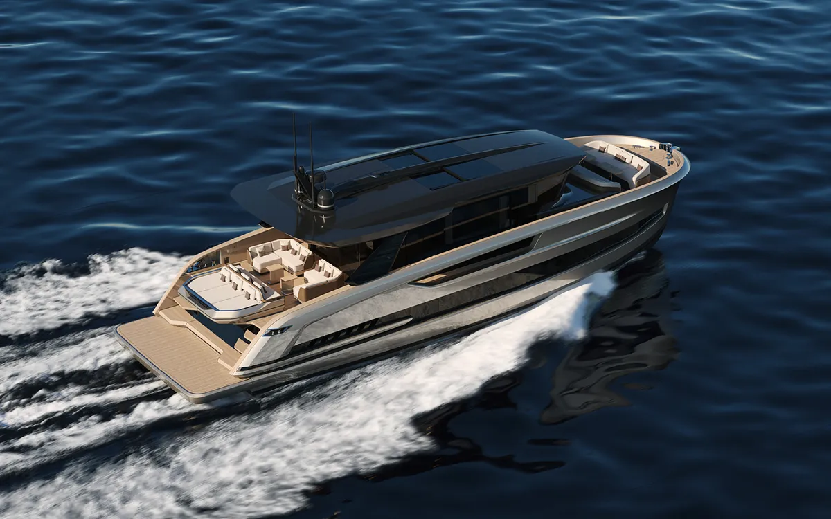 Solaris Power 64 Grand Coupé: Luxury yacht cruising at sea