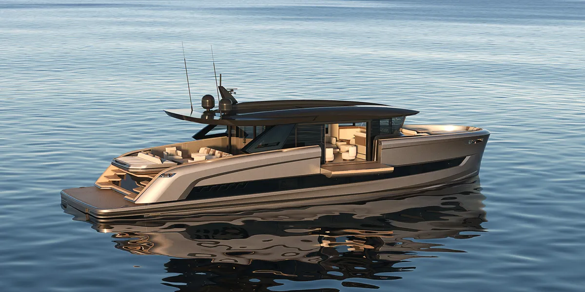 Solaris Power 70 Grand Coupé: Luxury yacht floating at sea
