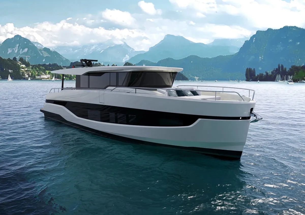 Steeler Yachts ACE 61: A modern motorboat cruising on a lake