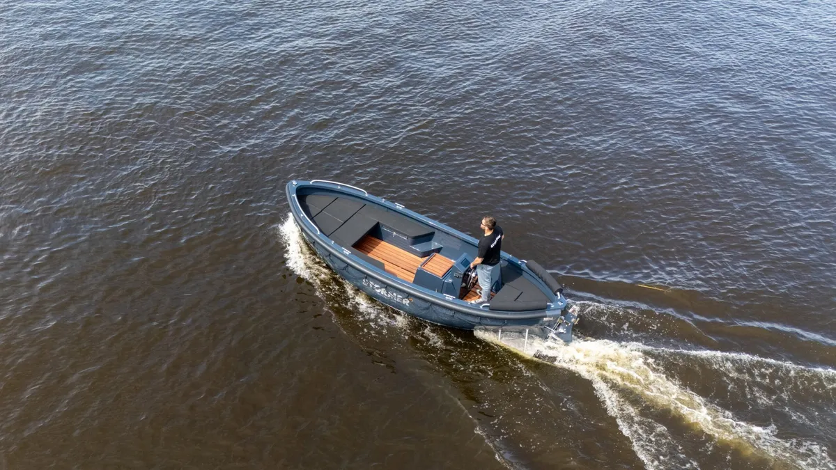 Stormer Leisure Boats Lifeboat 60: Promenade en bateau sur l'eau