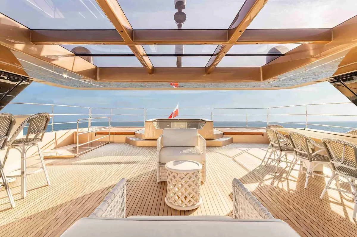 Sunreef Yachts 100 Power: Sundeck with lounge chairs on a yacht