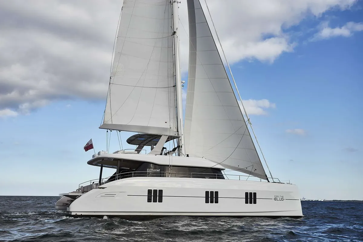 Sunreef Yachts 60: Sailing catamaran at sea