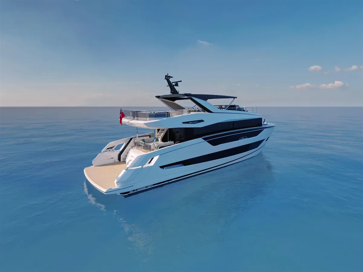 Sunseeker 82 Ocean: Eine Luxusyacht, die auf dem Meer treibt