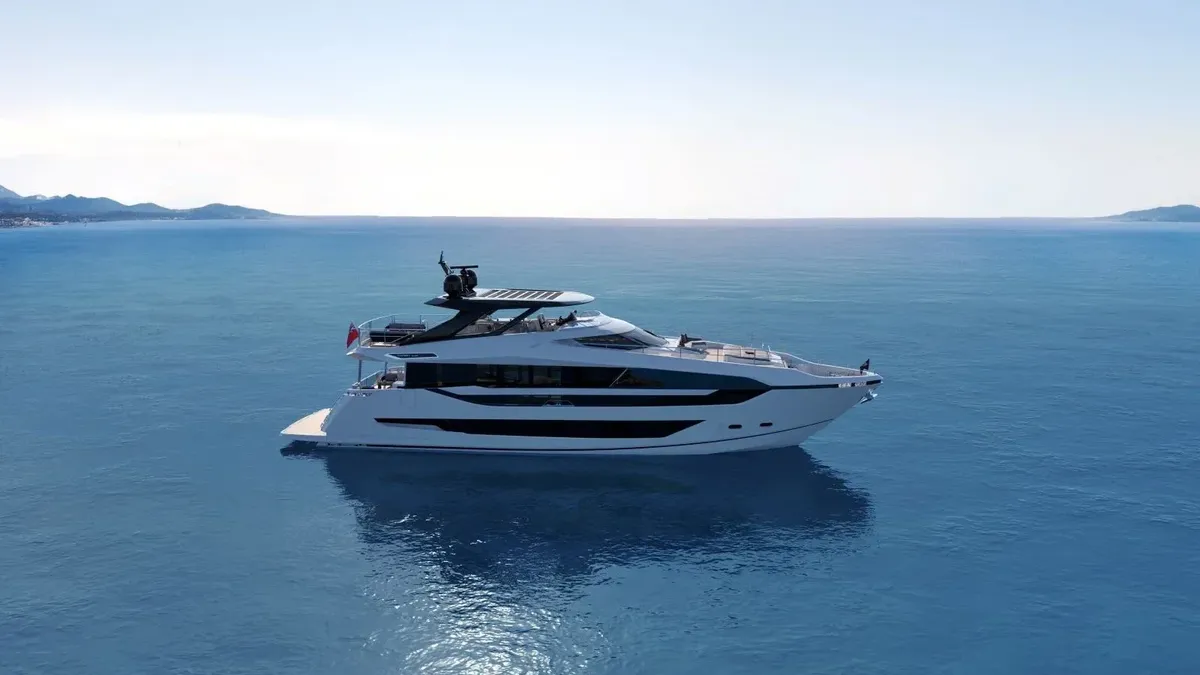 Sunseeker 94 Yacht: Yachtfahrt auf dem Meer